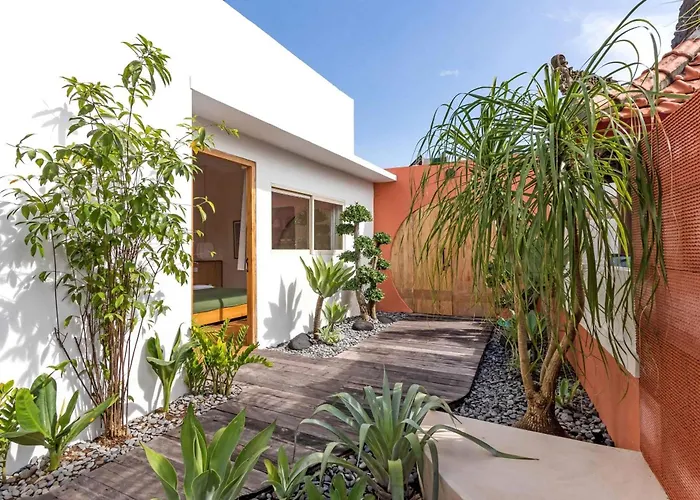 Villa Biro - Stylish 2br Umalas With Ac Living & Rice Field Views Canggu (Bali)
