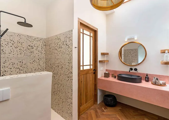 Villa Biro - Stylish 2br Umalas With Ac Living & Rice Field Views