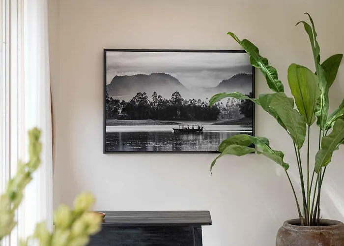 Villa Biro - Stylish 2br Umalas With Ac Living & Rice Field Views