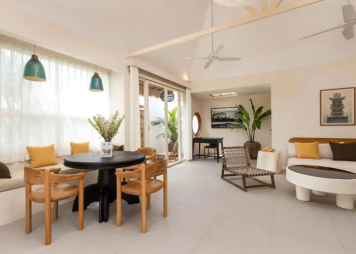 Villa Biro - Stylish 2br Umalas With Ac Living & Rice Field Views Canggu (Bali)