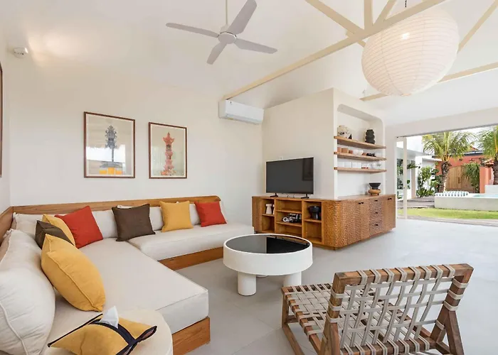 Villa Biro - Stylish 2br Umalas With Ac Living & Rice Field Views *