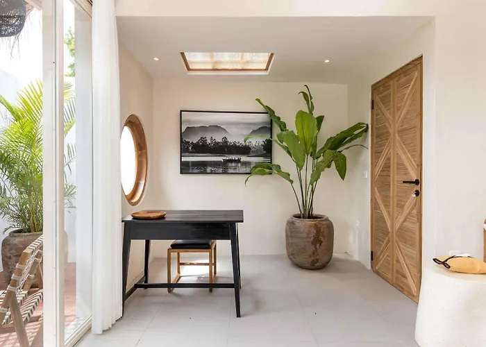 Villa Biro - Stylish 2br Umalas With Ac Living & Rice Field Views