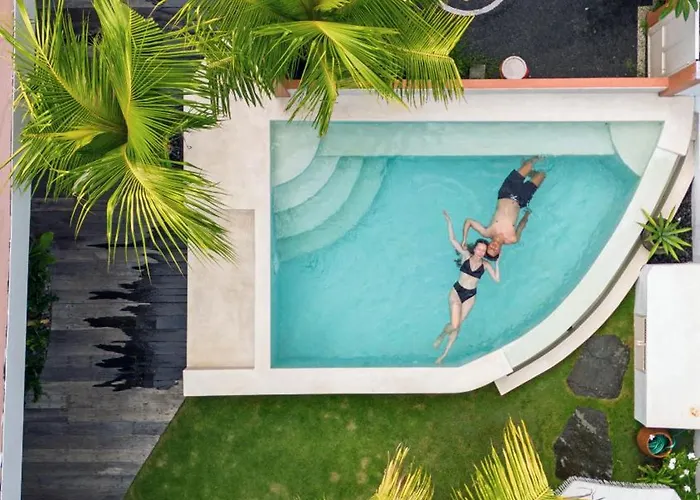 Villa Biro - Stylish 2br Umalas With Ac Living & Rice Field Views